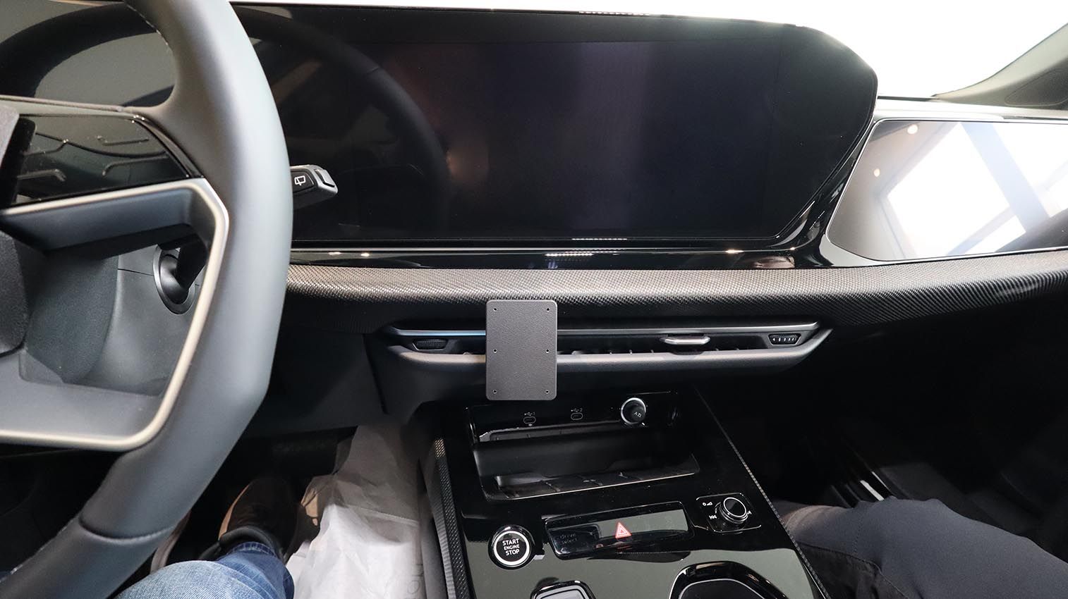 Proclip Audi A5 25- Center mount